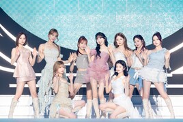 NiziU「AWAKE」ツアー東京公演で4.5万人動員、新曲含む24曲披露