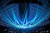 「NiziU Live with U 2024-2025 "AWAKE"」東京公演の様子。（撮影：田中聖太郎写真事務所）