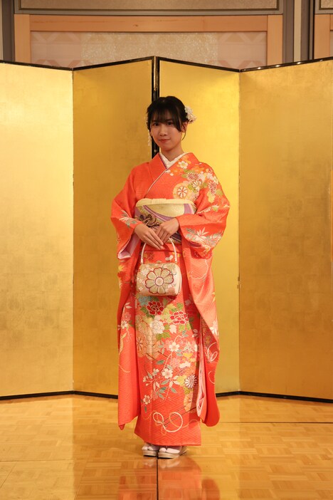 澤田奏音 ©2025 Zest, Inc. / 衣装協力：株式会社清水屋