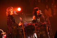 今井寿（Vo, G）と星野英彦（Vo, G）。（撮影：田中聖太郎）