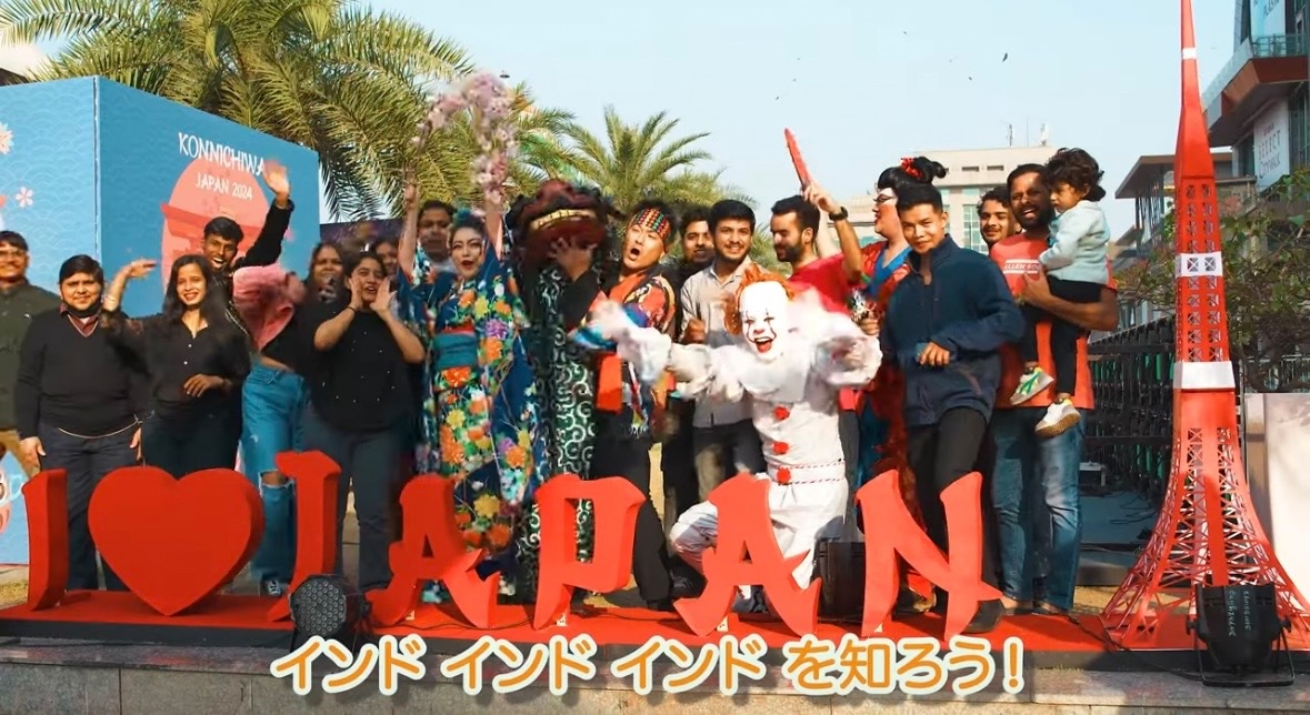 ポポチョリス「インドマインド」ミュージックビデオのワンシーン。