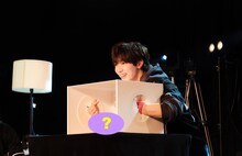 「Travis Japanのバラエティだぜ!!」初回放送より。©ストームレーベルズ/中京テレビ