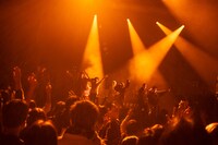 フロアを熱狂させる梅田サイファー。（Photo by MAYUMI）