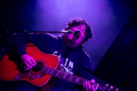 岡崎体育（Photo by MAYUMI）