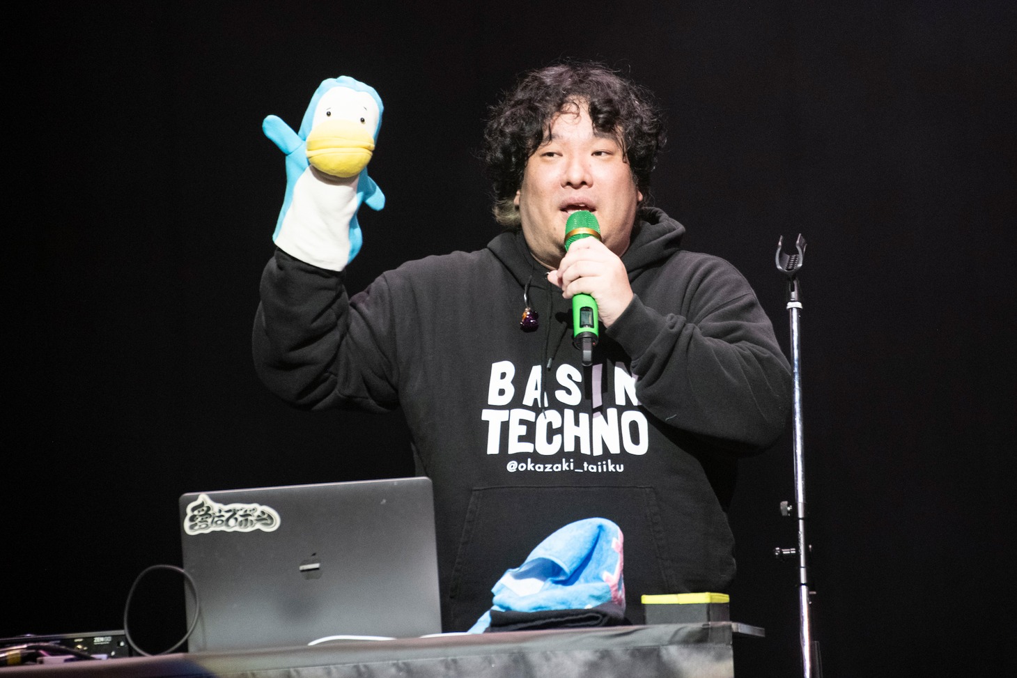 てっくんと岡崎体育（Photo by MAYUMI）