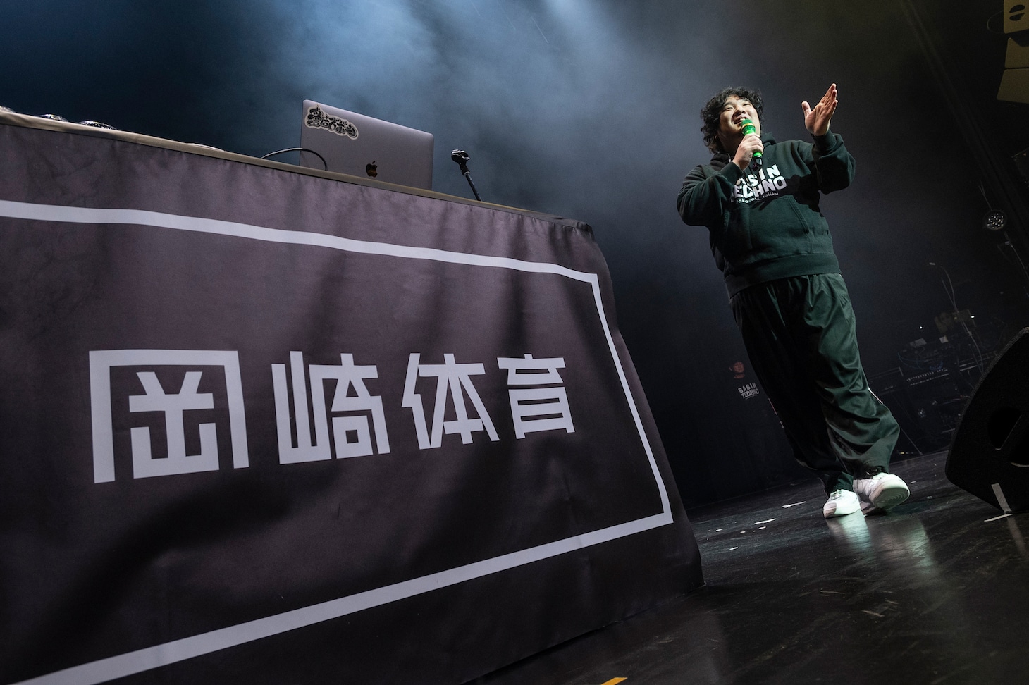 岡崎体育（Photo by MAYUMI）