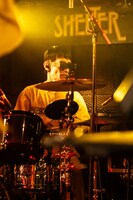 ヤノマサシ（Dr, Vo / POLYSICS）（撮影：朝岡英輔）