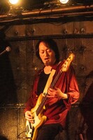 有江嘉典（B / VOLA & THE ORIENTAL MACHINE）（撮影：朝岡英輔）