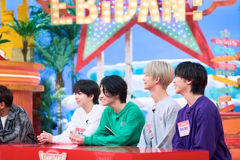 「HEKO! HEKO! 中間管理職サミット」の様子。©「DAN! DAN! EBiDAN!」製作委員会