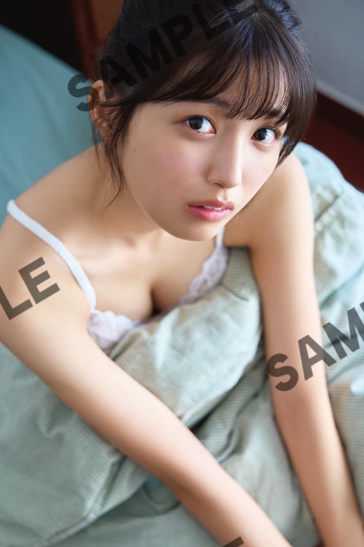 五百城茉央　スレンダー 乃木坂46五百城茉央、おふとんの中で“上目遣いおき” - 音楽ナタリー