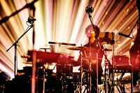 伊藤彬彦（Dr）（撮影：浜野カズシ）