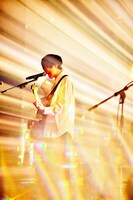 内澤崇仁（Vo, G）（撮影：浜野カズシ）