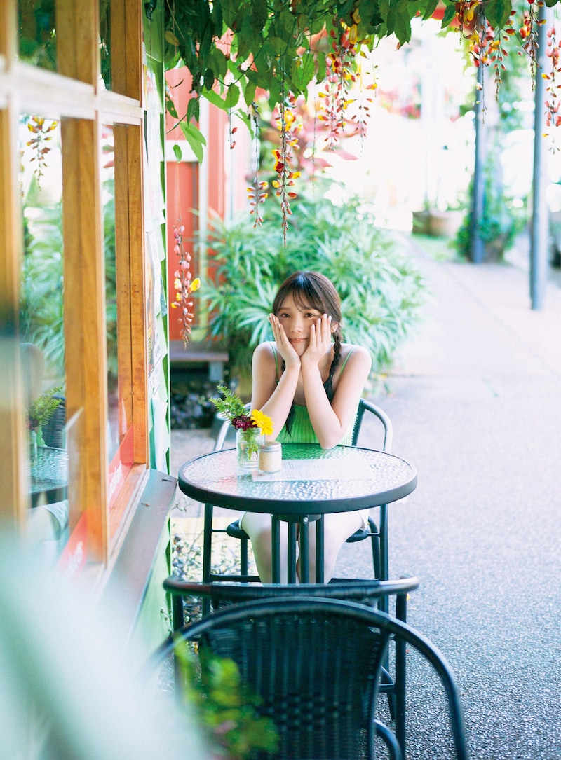 与田祐希(乃木坂46)3rd写真集「ヨーダ」紀伊國屋書店限定版裏表紙。(撮影:細居幸次郎)