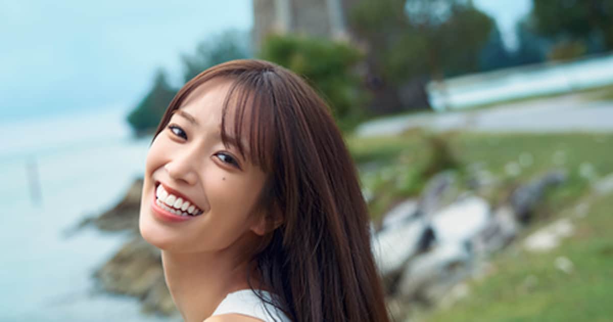 日向坂46キャプテン佐々木久美の1st写真集発売、抜群のスタイルを 