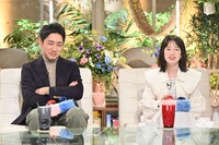 左から小泉孝太郎、弘中綾香アナウンサー。(c)テレビ朝日