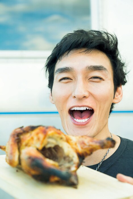 草なぎ剛「Okiraku 3」より。©諸永恒夫