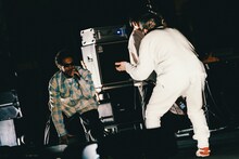 Daichi Yamamotoと鎮座DOPENESS。（Photo by Daiki Miura）