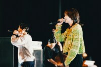 SIKK-Oと鈴木真海子。（Photo by Daiki Miura）