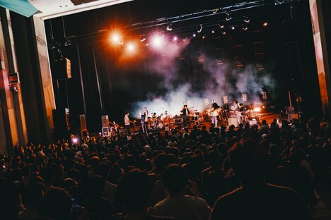 SIKK-Oと鈴木真海子を迎えたパフォーマンスの様子。（Photo by Daiki Miura）