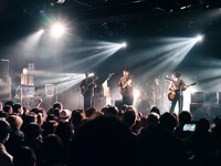 「グソクムズ ワンマンツアー “夢に飛びのって”」東京公演の様子。（撮影：小財美香子）