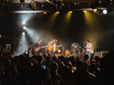 「グソクムズ ワンマンツアー “夢に飛びのって”」東京公演の様子。（撮影：小財美香子）