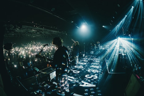 「Prayer」のパフォーマンスの様子。（Photo by Daiki Miura）