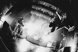 ヒトリエ10周年を締めくくるツアー、歌舞伎町でファイナル「11周年目もご贔屓に」