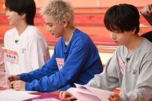 左から塩崎太智（M!LK）、田中洸希（SUPER★DRAGON）、長野凌大（原因は自分にある。）。