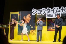 音楽現場のテンションを身振り手振りで伝えるあ～ちゃん（左から2番目）。