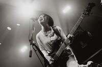 アユニ・D（B, Vo）（撮影：小杉歩）