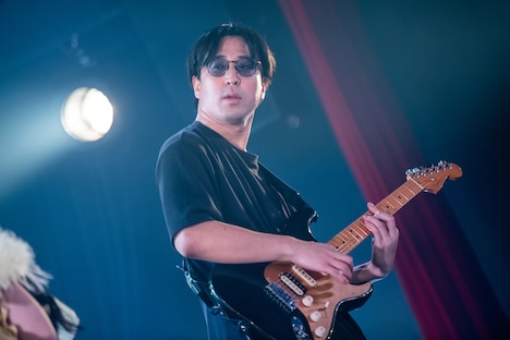 ギタリストとして3時間ステージに立ち続けたヤマモトショウ。