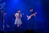 MICO(中央)とヤマモトショウ(右)のふぇのたすコンビ。