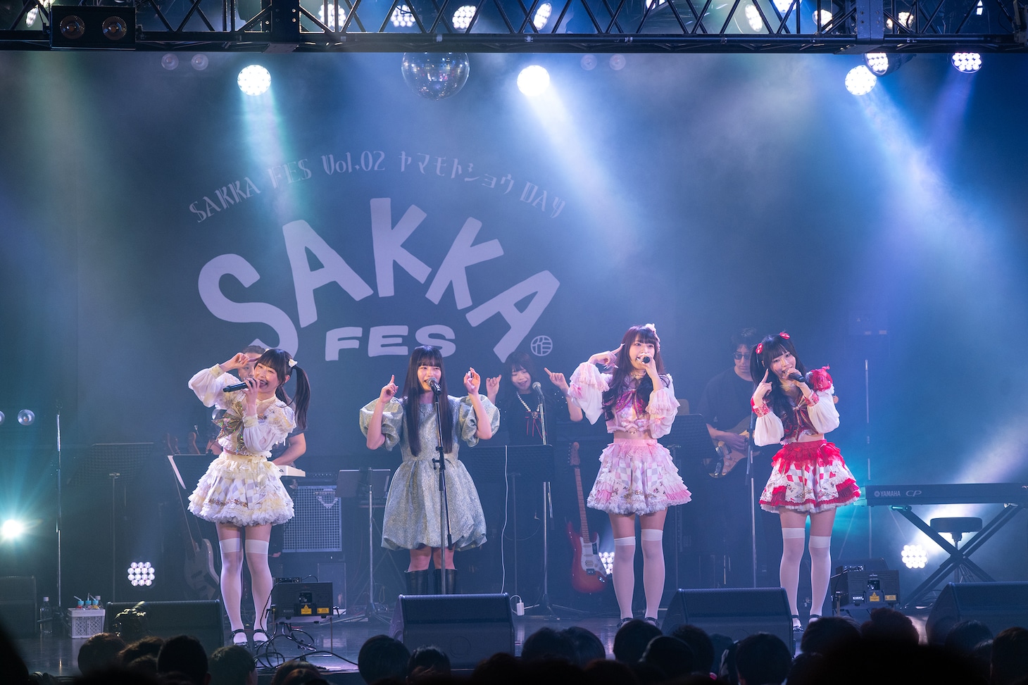 きゅるりんってしてみて×MICOによる「おばけになっても」コラボ。