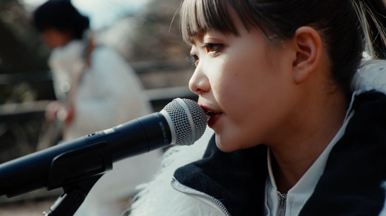 ASTERISMの新曲「Crescendo」MV公開、極寒の富士山麓で演奏