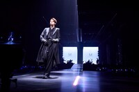 宮野真守「MAMORU MIYANO LIVE TOUR 2024-2025 ～DRESSING!～」千葉・LaLa arena TOKYO-BAY公演の様子。