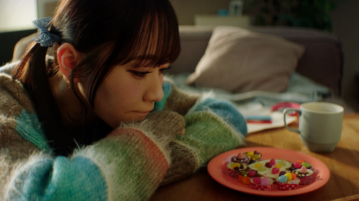 テレビCM「meiji♡FRUITS ZIPPERの手作りバレンタイン～楽しい時間を手作りしよう～」より。