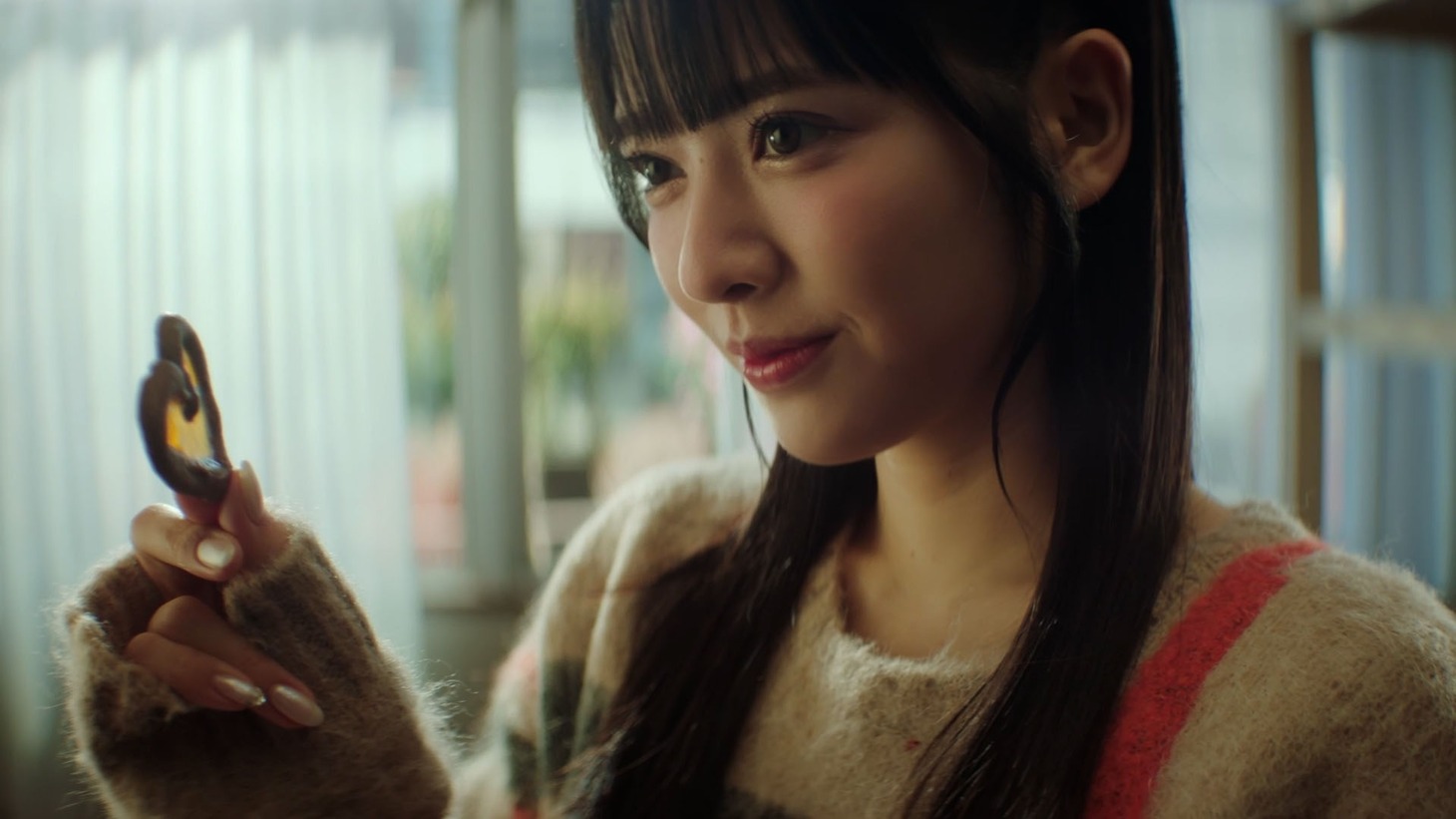 テレビCM「meiji♡FRUITS ZIPPERの手作りバレンタイン～楽しい時間を手作りしよう～」より。