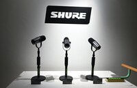 ShureのMV7i スマートマイクロホン。