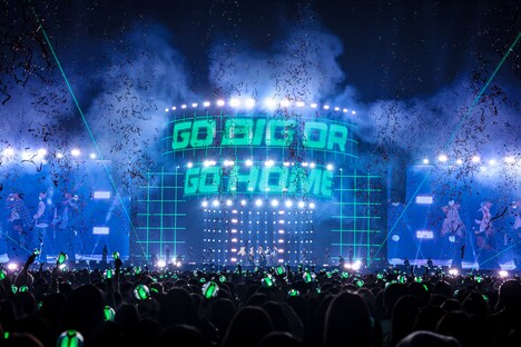 「ENHYPEN WORLD TOUR 'WALK THE LINE' IN JAPAN」大阪・京セラドーム大阪公演の様子。(P)&(C) BELIFT LAB Inc.