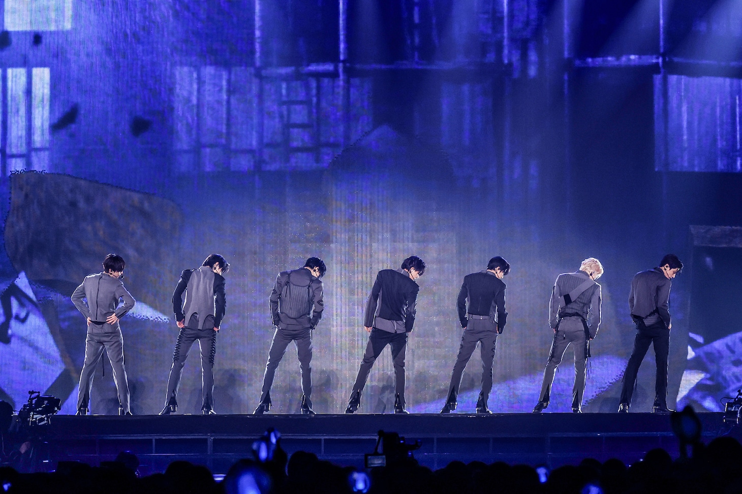 「ENHYPEN WORLD TOUR 'WALK THE LINE' IN JAPAN」大阪・京セラドーム大阪公演の様子。(P)&(C) BELIFT LAB Inc.