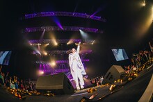「阿部真央らいぶ2025 -15th ANNIVERSARY- at 東京ガーデンシアター」の様子。（Photo by Ryuji Kainuma）
