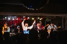 YIKO「超天竺 vol.1」での初ライブの様子。
