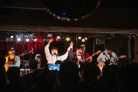 YIKO「超天竺 vol.1」での初ライブの様子。