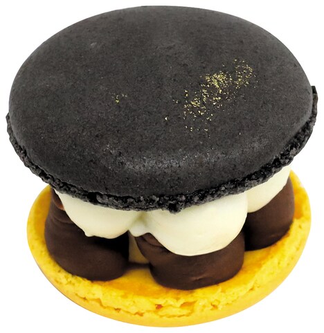 不二家と
劇場版「トリリオンゲーム」がコラボレーションした「桁違いのワガママトゥンカロン」ビジュアル