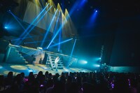 許豊凡「浮遊生物」の様子。©LAPONE ENTERTAINMENT