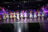 「恋の矢印」パフォーマンスシーン。（撮影：林晋介）