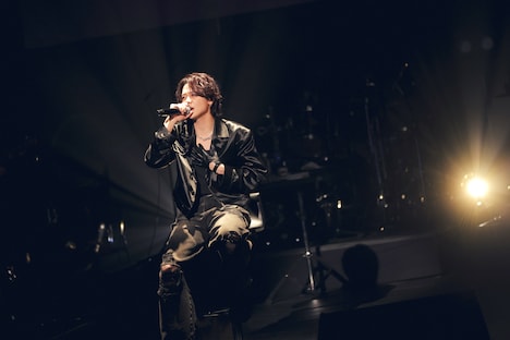 藤牧京介「lay a rail」の様子。©LAPONE ENTERTAINMENT