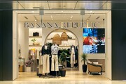 バナナ・リパブリック虎ノ門ヒルズ店の店内。©Banana Republic
