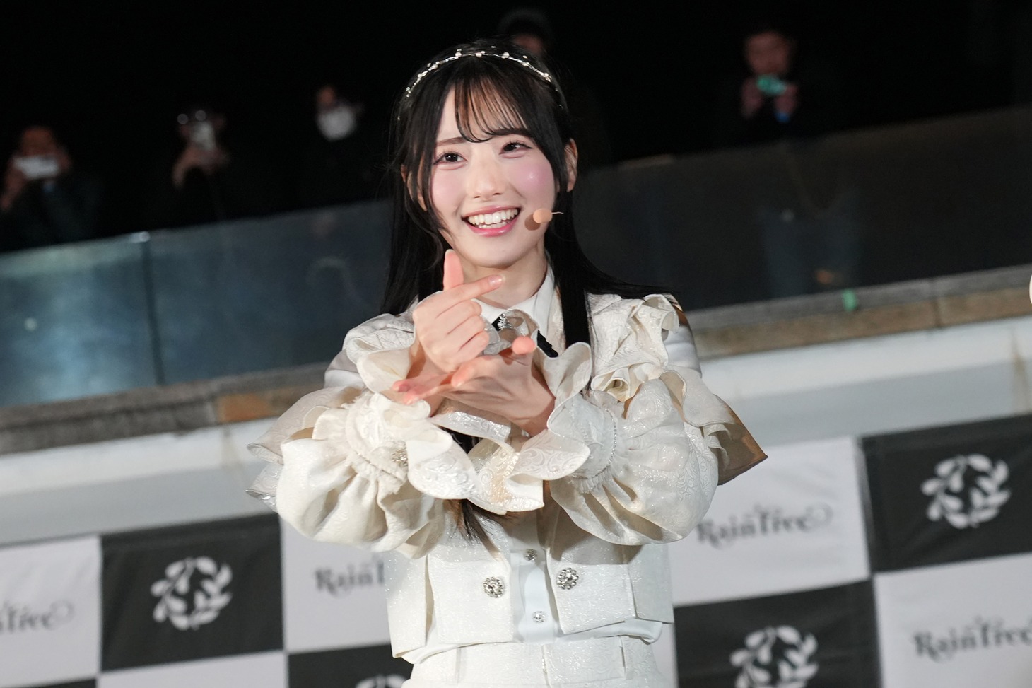 綾瀬ことり ©OVERSE