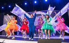 FRUITS ZIPPERと渡辺翔太。(c)TBS